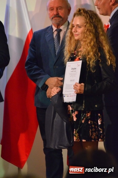 Zdjęcie w galerii na portalu naszraciborz.pl: Tu wszędzie jest nasza ojczyzna... - koncert laureatów Konkursu Pieśni, Piosenki i Poezji Patriotycznej za nami  wiadomości z regionu