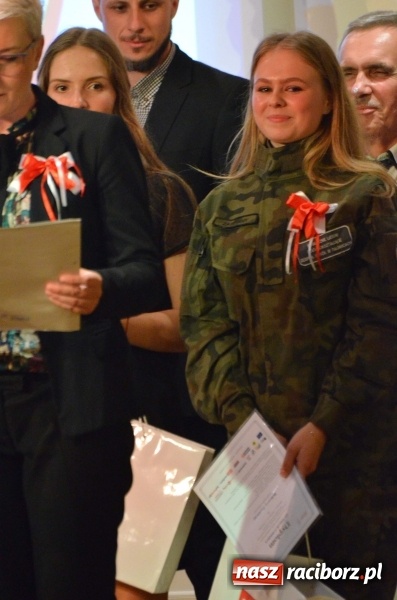 Zdjęcie w galerii na portalu naszraciborz.pl: Tu wszędzie jest nasza ojczyzna... - koncert laureatów Konkursu Pieśni, Piosenki i Poezji Patriotycznej za nami  wiadomości z regionu