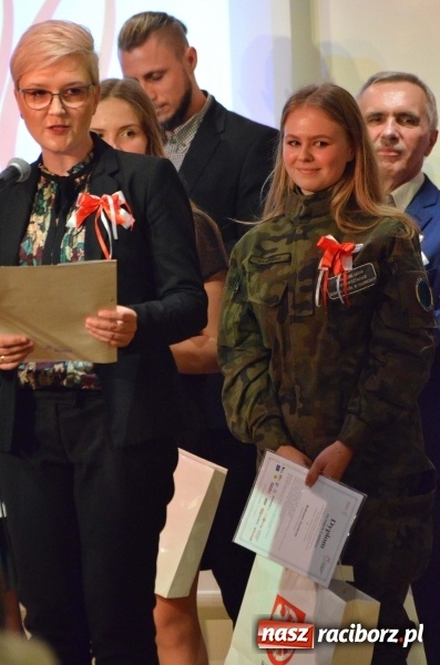 Zdjęcie w galerii na portalu naszraciborz.pl: Tu wszędzie jest nasza ojczyzna... - koncert laureatów Konkursu Pieśni, Piosenki i Poezji Patriotycznej za nami  wiadomości z regionu