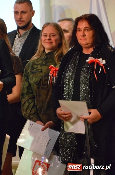 Zdjęcie w galerii na portalu naszraciborz.pl: Tu wszędzie jest nasza ojczyzna... - koncert laureatów Konkursu Pieśni, Piosenki i Poezji Patriotycznej za nami  wiadomości z regionu