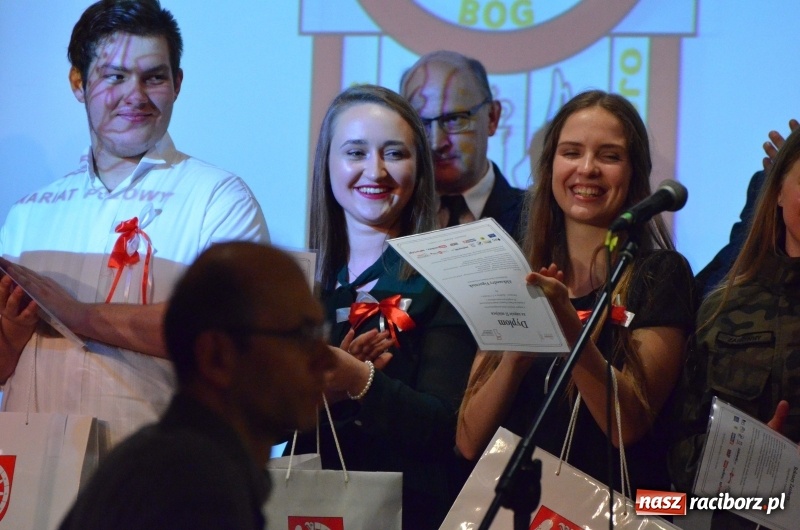 Zdjęcie w galerii na portalu naszraciborz.pl: Tu wszędzie jest nasza ojczyzna... - koncert laureatów Konkursu Pieśni, Piosenki i Poezji Patriotycznej za nami  wiadomości z regionu