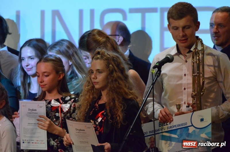 Zdjęcie w galerii na portalu naszraciborz.pl: Tu wszędzie jest nasza ojczyzna... - koncert laureatów Konkursu Pieśni, Piosenki i Poezji Patriotycznej za nami  wiadomości z regionu