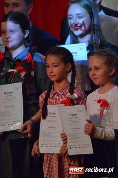 Zdjęcie w galerii na portalu naszraciborz.pl: Tu wszędzie jest nasza ojczyzna... - koncert laureatów Konkursu Pieśni, Piosenki i Poezji Patriotycznej za nami  wiadomości z regionu