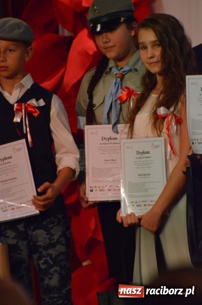 Zdjęcie w galerii na portalu naszraciborz.pl: Tu wszędzie jest nasza ojczyzna... - koncert laureatów Konkursu Pieśni, Piosenki i Poezji Patriotycznej za nami  wiadomości z regionu