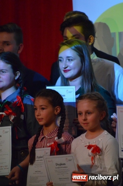 Zdjęcie w galerii na portalu naszraciborz.pl: Tu wszędzie jest nasza ojczyzna... - koncert laureatów Konkursu Pieśni, Piosenki i Poezji Patriotycznej za nami  wiadomości z regionu