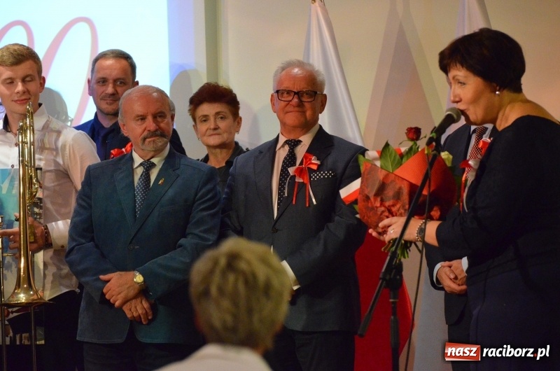 Zdjęcie w galerii na portalu naszraciborz.pl: Tu wszędzie jest nasza ojczyzna... - koncert laureatów Konkursu Pieśni, Piosenki i Poezji Patriotycznej za nami  wiadomości z regionu