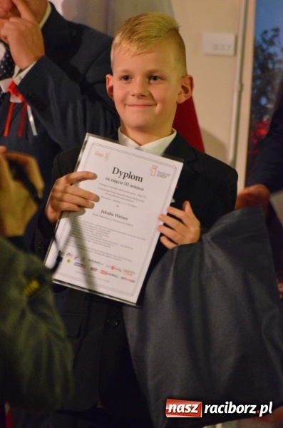 Zdjęcie w galerii na portalu naszraciborz.pl: Tu wszędzie jest nasza ojczyzna... - koncert laureatów Konkursu Pieśni, Piosenki i Poezji Patriotycznej za nami  wiadomości z regionu