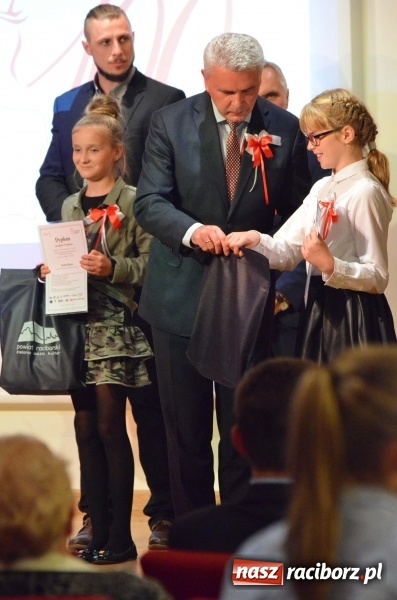 Zdjęcie w galerii na portalu naszraciborz.pl: Tu wszędzie jest nasza ojczyzna... - koncert laureatów Konkursu Pieśni, Piosenki i Poezji Patriotycznej za nami  wiadomości z regionu