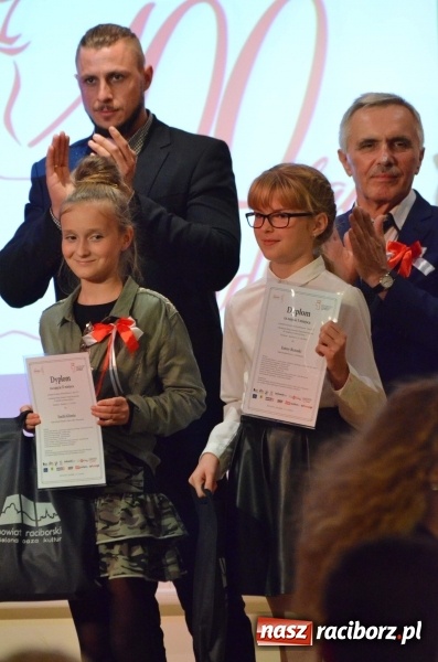 Zdjęcie w galerii na portalu naszraciborz.pl: Tu wszędzie jest nasza ojczyzna... - koncert laureatów Konkursu Pieśni, Piosenki i Poezji Patriotycznej za nami  wiadomości z regionu