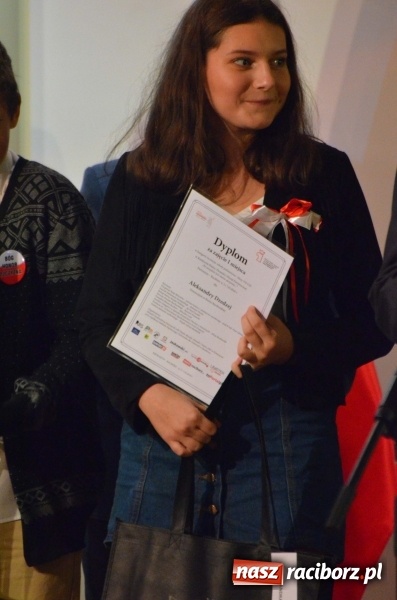 Zdjęcie w galerii na portalu naszraciborz.pl: Tu wszędzie jest nasza ojczyzna... - koncert laureatów Konkursu Pieśni, Piosenki i Poezji Patriotycznej za nami  wiadomości z regionu