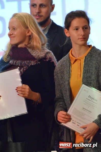 Zdjęcie w galerii na portalu naszraciborz.pl: Tu wszędzie jest nasza ojczyzna... - koncert laureatów Konkursu Pieśni, Piosenki i Poezji Patriotycznej za nami  wiadomości z regionu