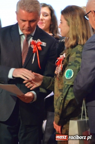 Zdjęcie w galerii na portalu naszraciborz.pl: Tu wszędzie jest nasza ojczyzna... - koncert laureatów Konkursu Pieśni, Piosenki i Poezji Patriotycznej za nami  wiadomości z regionu