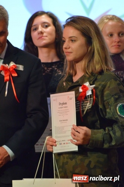 Zdjęcie w galerii na portalu naszraciborz.pl: Tu wszędzie jest nasza ojczyzna... - koncert laureatów Konkursu Pieśni, Piosenki i Poezji Patriotycznej za nami  wiadomości z regionu