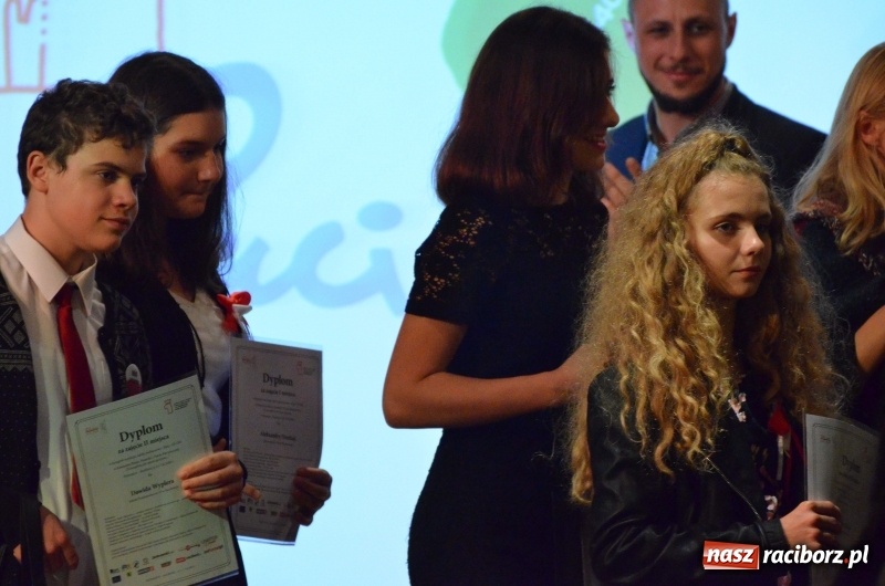 Zdjęcie w galerii na portalu naszraciborz.pl: Tu wszędzie jest nasza ojczyzna... - koncert laureatów Konkursu Pieśni, Piosenki i Poezji Patriotycznej za nami  wiadomości z regionu