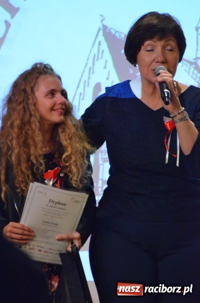 Zdjęcie w galerii na portalu naszraciborz.pl: Tu wszędzie jest nasza ojczyzna... - koncert laureatów Konkursu Pieśni, Piosenki i Poezji Patriotycznej za nami  wiadomości z regionu