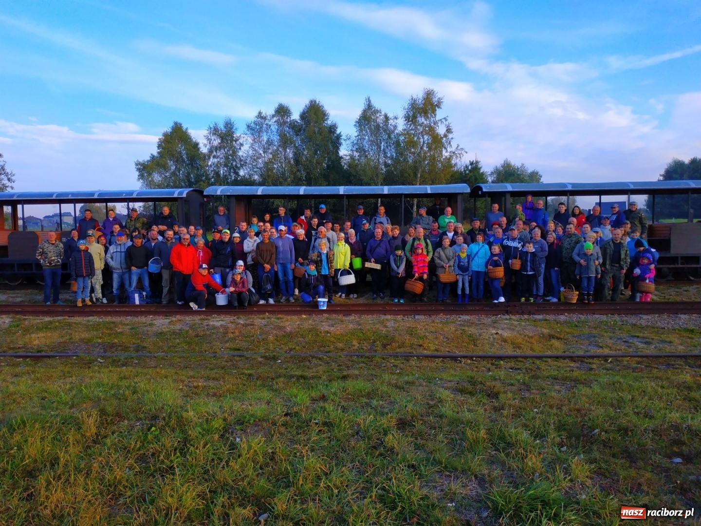 Zdjęcie w galerii na portalu naszraciborz.pl: Aż 125 osób pojechało kolejką w las walczyć o tytuł najlepszego grzybiarza ziemi raciborskiej wiadomości z regionu