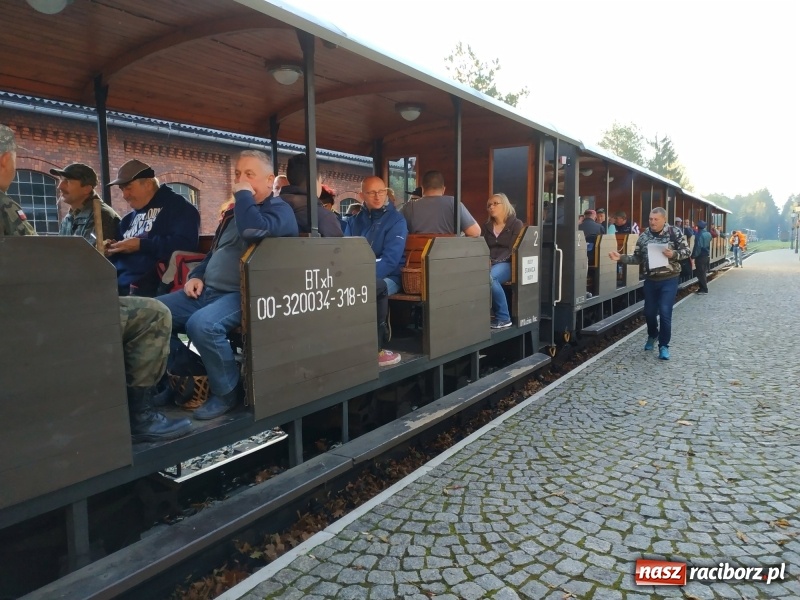 Zdjęcie w galerii na portalu naszraciborz.pl: Aż 125 osób pojechało kolejką w las walczyć o tytuł najlepszego grzybiarza ziemi raciborskiej wiadomości z regionu