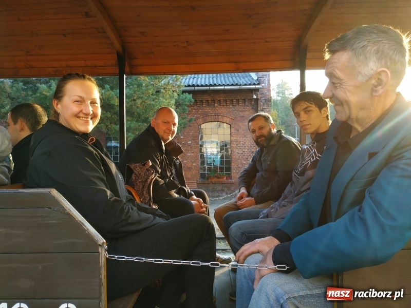 Zdjęcie w galerii na portalu naszraciborz.pl: Aż 125 osób pojechało kolejką w las walczyć o tytuł najlepszego grzybiarza ziemi raciborskiej wiadomości z regionu