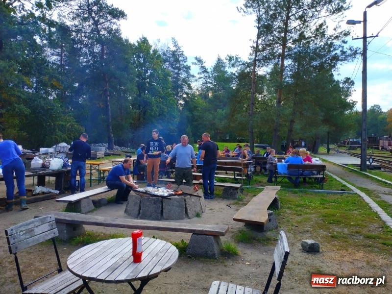 Zdjęcie w galerii na portalu naszraciborz.pl: Aż 125 osób pojechało kolejką w las walczyć o tytuł najlepszego grzybiarza ziemi raciborskiej wiadomości z regionu