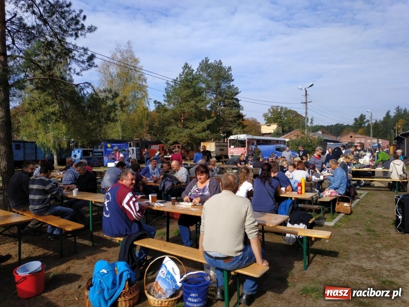 Zdjęcie w galerii na portalu naszraciborz.pl: Aż 125 osób pojechało kolejką w las walczyć o tytuł najlepszego grzybiarza ziemi raciborskiej wiadomości z regionu