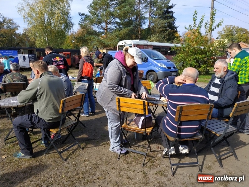 Zdjęcie w galerii na portalu naszraciborz.pl: Aż 125 osób pojechało kolejką w las walczyć o tytuł najlepszego grzybiarza ziemi raciborskiej wiadomości z regionu