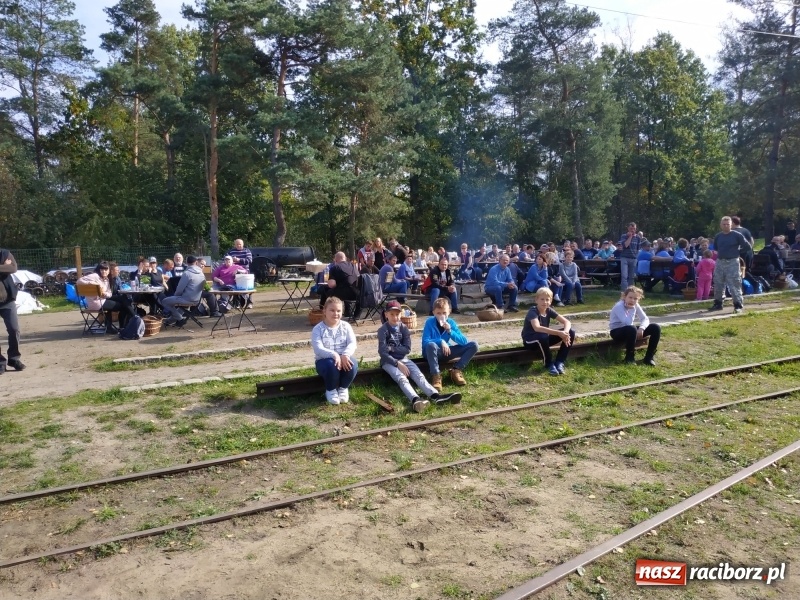 Zdjęcie w galerii na portalu naszraciborz.pl: Aż 125 osób pojechało kolejką w las walczyć o tytuł najlepszego grzybiarza ziemi raciborskiej wiadomości z regionu