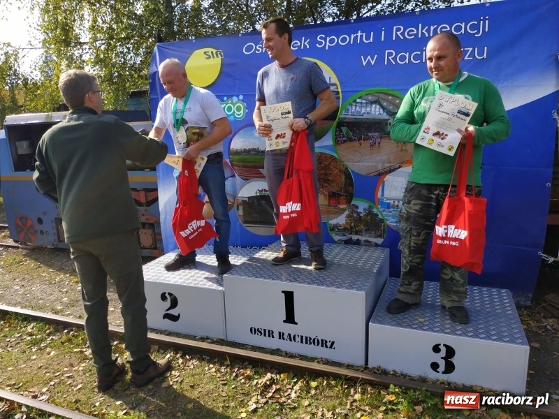 Zdjęcie w galerii na portalu naszraciborz.pl: Aż 125 osób pojechało kolejką w las walczyć o tytuł najlepszego grzybiarza ziemi raciborskiej wiadomości z regionu