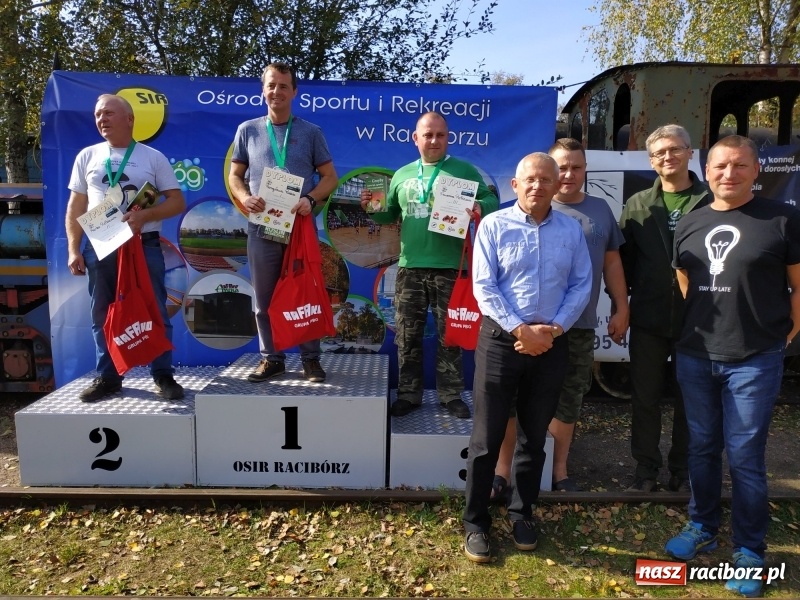 Zdjęcie w galerii na portalu naszraciborz.pl: Aż 125 osób pojechało kolejką w las walczyć o tytuł najlepszego grzybiarza ziemi raciborskiej wiadomości z regionu