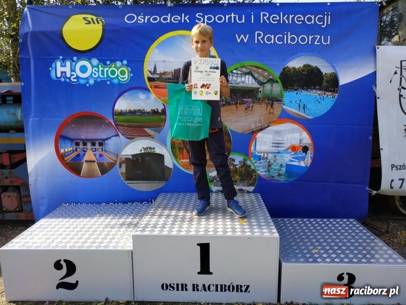 Zdjęcie w galerii na portalu naszraciborz.pl: Aż 125 osób pojechało kolejką w las walczyć o tytuł najlepszego grzybiarza ziemi raciborskiej wiadomości z regionu