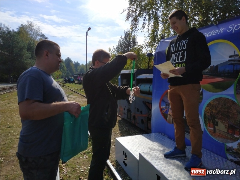 Zdjęcie w galerii na portalu naszraciborz.pl: Aż 125 osób pojechało kolejką w las walczyć o tytuł najlepszego grzybiarza ziemi raciborskiej wiadomości z regionu