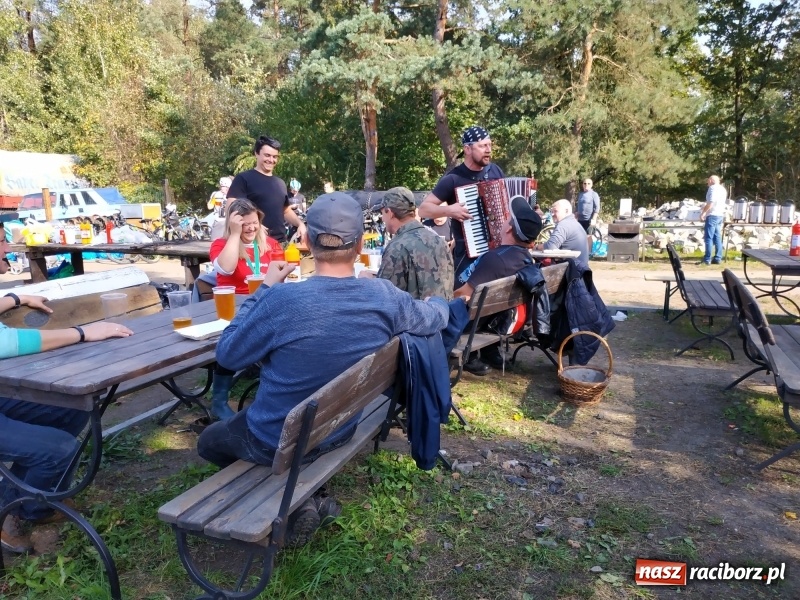 Zdjęcie w galerii na portalu naszraciborz.pl: Aż 125 osób pojechało kolejką w las walczyć o tytuł najlepszego grzybiarza ziemi raciborskiej wiadomości z regionu