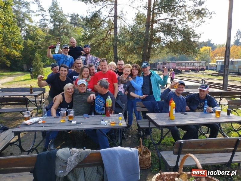 Zdjęcie w galerii na portalu naszraciborz.pl: Aż 125 osób pojechało kolejką w las walczyć o tytuł najlepszego grzybiarza ziemi raciborskiej wiadomości z regionu