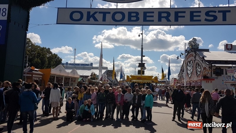 Zdjęcie w galerii na portalu naszraciborz.pl: Języki jednoczą świat. Uczniowie SP18 na wymianie w Roth wiadomości z regionu