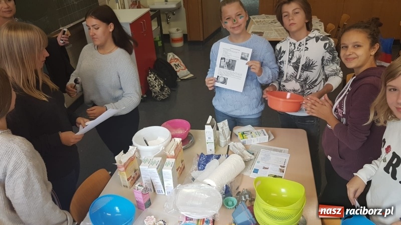 Zdjęcie w galerii na portalu naszraciborz.pl: Języki jednoczą świat. Uczniowie SP18 na wymianie w Roth wiadomości z regionu