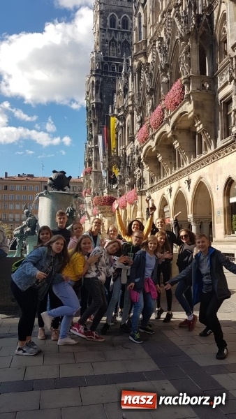 Zdjęcie w galerii na portalu naszraciborz.pl: Języki jednoczą świat. Uczniowie SP18 na wymianie w Roth wiadomości z regionu