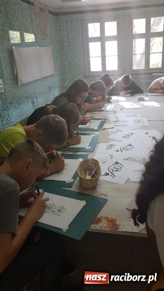 Zdjęcie w galerii na portalu naszraciborz.pl: Języki jednoczą świat. Uczniowie SP18 na wymianie w Roth wiadomości z regionu