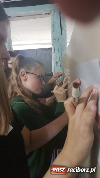 Zdjęcie w galerii na portalu naszraciborz.pl: Języki jednoczą świat. Uczniowie SP18 na wymianie w Roth wiadomości z regionu