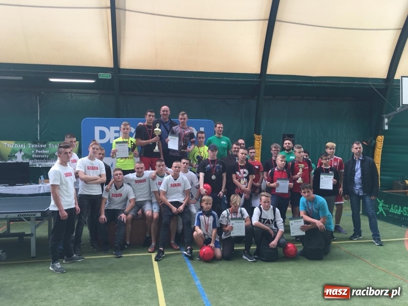 Zdjęcie w galerii na portalu naszraciborz.pl: IV Turniej Tenisa Stołowego o Puchar Starosty Raciborskiego  wiadomości z regionu