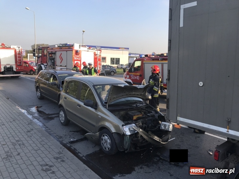 Zdjęcie w galerii na portalu naszraciborz.pl: Trzy samochody zderzyły się na Rybnickiej  wiadomości z regionu