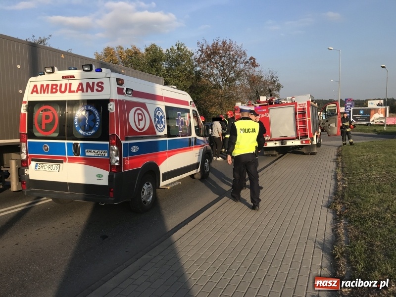 Zdjęcie w galerii na portalu naszraciborz.pl: Trzy samochody zderzyły się na Rybnickiej  wiadomości z regionu