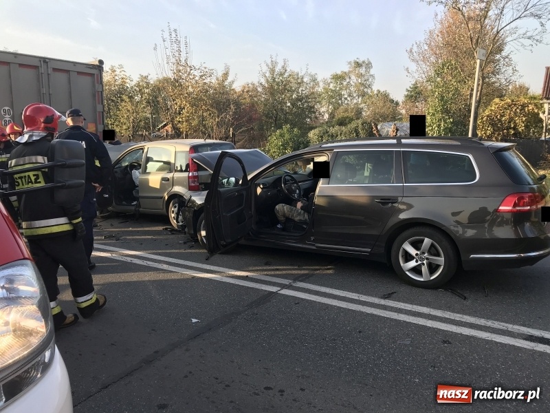 Zdjęcie w galerii na portalu naszraciborz.pl: Trzy samochody zderzyły się na Rybnickiej  wiadomości z regionu