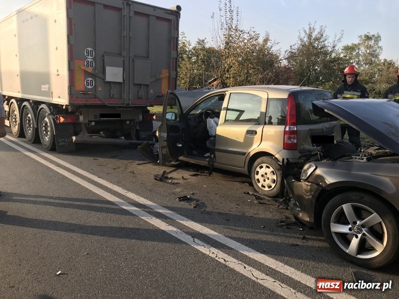Zdjęcie w galerii na portalu naszraciborz.pl: Trzy samochody zderzyły się na Rybnickiej  wiadomości z regionu