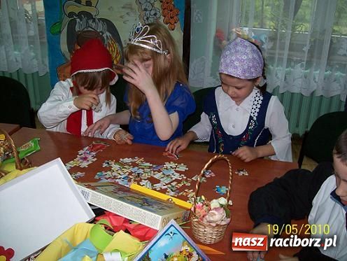 Zdjęcie w galerii na portalu naszraciborz.pl: W odwiedzinach u Baby Jagi wiadomości z regionu