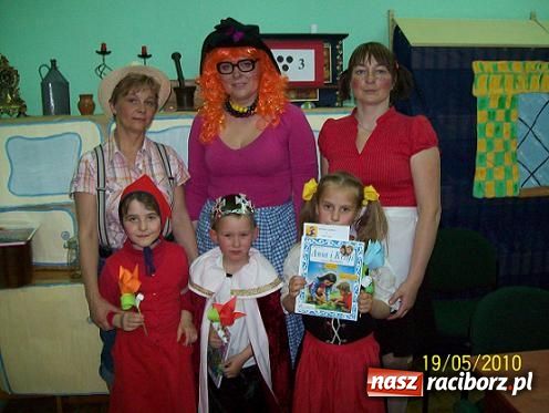 Zdjęcie w galerii na portalu naszraciborz.pl: W odwiedzinach u Baby Jagi wiadomości z regionu