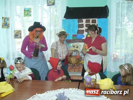Zdjęcie w galerii na portalu naszraciborz.pl: W odwiedzinach u Baby Jagi wiadomości z regionu