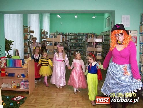 Zdjęcie w galerii na portalu naszraciborz.pl: W odwiedzinach u Baby Jagi wiadomości z regionu