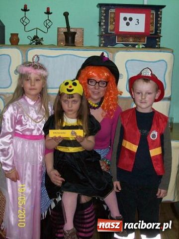 Zdjęcie w galerii na portalu naszraciborz.pl: W odwiedzinach u Baby Jagi wiadomości z regionu