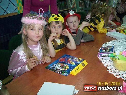 Zdjęcie w galerii na portalu naszraciborz.pl: W odwiedzinach u Baby Jagi wiadomości z regionu