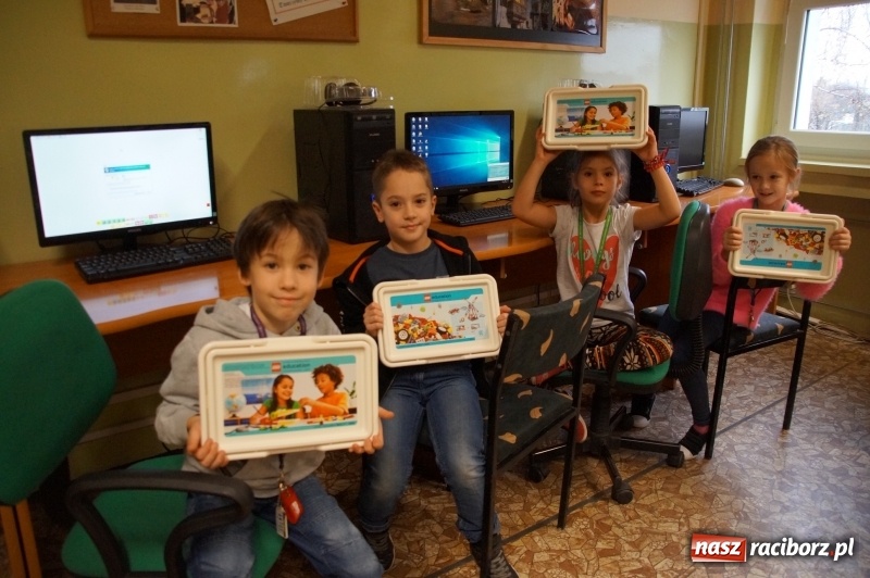 Zdjęcie w galerii na portalu naszraciborz.pl: W szkole na Ostrogu uczą robotyki  wiadomości z regionu