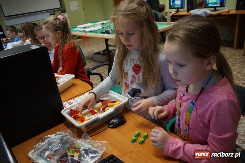 Zdjęcie w galerii na portalu naszraciborz.pl: W szkole na Ostrogu uczą robotyki  wiadomości z regionu